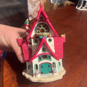 Hallmark The Claus Home 2014 Retro Christmas Cottage Mini Lights Up Ornament